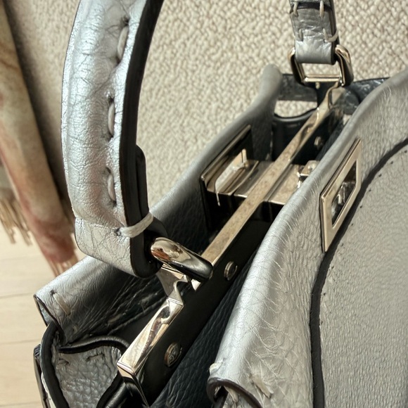 Fendi Peekaboo Mini – Cuoio Romano Lux “Argento Palladio” (metallic silver) - Picture 8 of 13